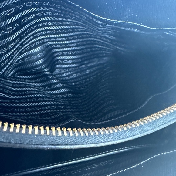 Prada Black Saffiano Galleria Leather Handle Bag - Picture 16 of 16